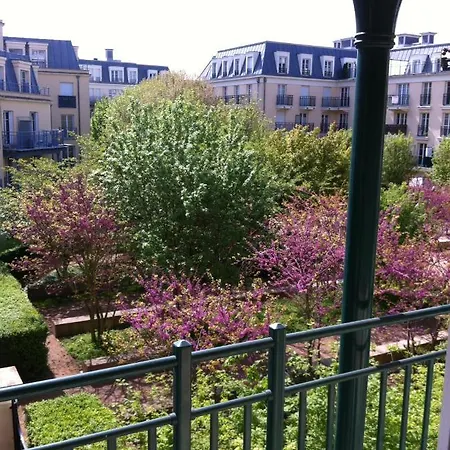 Disney, Very 2 Bedrooms Family Apartment, Wifi, Netflix 8 Pers Apartment Chessy (Seine-et-Marne)