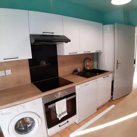Disney, Very 2 Bedrooms Family Apartment, Wifi, Netflix 8 Pers * Chessy (Seine-et-Marne)
