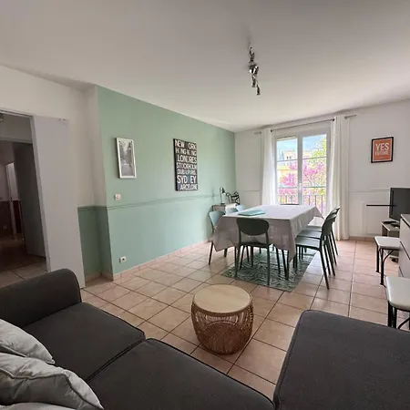Disney, Very 2 Bedrooms Family Apartment, Wifi, Netflix 8 Pers * Chessy (Seine-et-Marne)