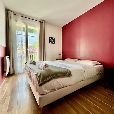Disney, Very 2 Bedrooms Family Apartment, Wifi, Netflix 8 Pers * Chessy (Seine-et-Marne)